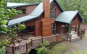 Safe Haven-Hot Tub-Wifi- Pool Table, Fireplace. Foosball, Free Activities